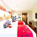 Hotel Avani And *