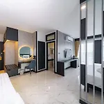 Lhc Hotel And Resort