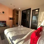 Downtown Chic Condo Rooftop Pool #Es20612