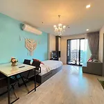 อพาร์ทเม้น Downtown Lux Fun 2bedroom Rooftop Pool #tbb6575 *