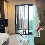 อพาร์ทเม้น Downtown Lux Fun 2bedroom Rooftop Pool #tbb6575