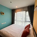 อพาร์ทเม้น Downtown Lux Fun 2bedroom Rooftop Pool #tbb6575