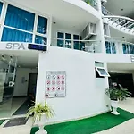 Grand Avenue 2Bedr 2Bathr 38And38 Sqm 2Rooms Together Poor View Or City View
