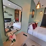 Downtown Chic Rooftop Pool #en33918 Pattaya