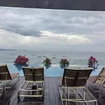 芭提雅海滩公寓#免费泳池#免费健身房#免费停车位#免费上网#家电齐全