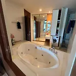 อพาร์ทเม้น Ananya Beachfront Wongamat Paradise Pattaya