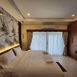Phratamnak Seaside Pool Villa