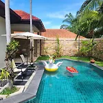 Phratamnak Seaside Pool Villa