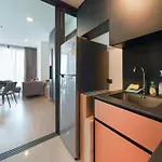 อพาร์ทเม้น Edge 2br Balcony Garden View Infinity Pool & Location *