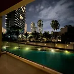อพาร์ทเม้น Ananya Beachfront Wongamat Paradise *