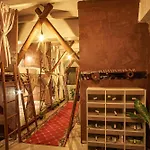 Happiness Community Wake & Bake Hostel - Rooftop Bar & Bistro
