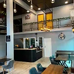 Friends Station Tukkom & Cafe Hostel *