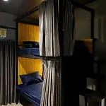 Hostel Friends Station Tukkom & Cafe Pattaya