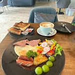 Hostel Friends Station Tukkom & Cafe
