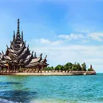 Oyo 1004 Naklua Mansion โรงแรม 2*