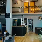 Friends Station Tukkom Hostel & Cafe