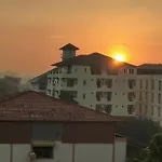 Peaceful 300 Sq Ft Condo With 2 Balcony, Mountain View