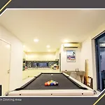 Vegas Villa, Pattaya