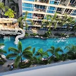 Centara Avenue Pool View B72