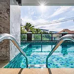 โรงแรม The Corner