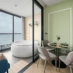 Vacaystation Edge Hotel 4*