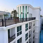 Free Power&wifi,work Remotely, Kitchen,deal อพาร์ทเม้น 4*