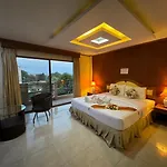 Hotel Mr.mac's Place 2*