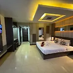 Mr.mac's Place 2*