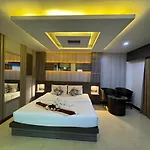 Mr.mac's Place Hotel