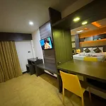 Mr.mac's Place Hotel