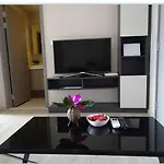 The Base In Downtown Apartment *