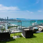 Luxury Edge Apartment Pattaya