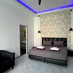 Pool 435 Nearby Walking Street Pattaya