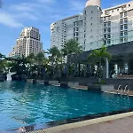 Stunning Unit Situated In