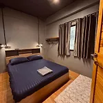 Hostel Friends Station & Cafe