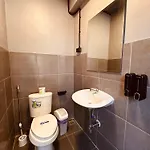 Friends Station & Cafe Hostel *