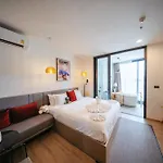 อพาร์ทเม้น Edge Sea View *