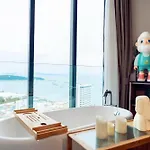 Edge Sea View อพาร์ทเม้น Pattaya