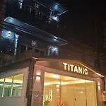 Titanic Residence-7 Minute Walk To The โรงแรม Pattaya