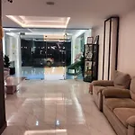 Titanic Residence-7 Minute Walk To The โรงแรม 4*