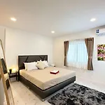 G Cozy Pool Pattaya