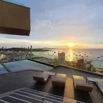 อพาร์ทเม้น Maxhome At Edge Pattaya