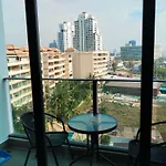 Cozy Beach & Pra Tamnak Condo Pattaya