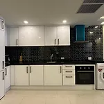 Grand Avenue By Monthstayz Thailand