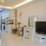 Jomtien Beachside At View Talay5 *