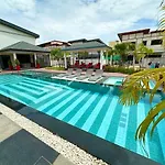 Super Luxury 4 Bedroom Private Pool Villa With Jacuzzi, Near 711, 10 Minutes To Walking Street And Pattaya Beach - Mt4