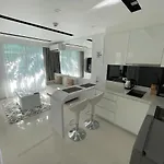 Apartment Stylish - Ultra-fast Fiber Internet, Pool, Sauna, Gym, Smart Tv, Guest Friendly