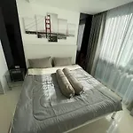 Stylish - Ultra-fast Fiber Internet, Pool, Sauna, Gym, Smart Tv, Guest Friendly
