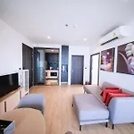 The Edge Central Holiday Inn New