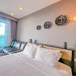 อพาร์ทเม้น The Palm Wongamat X Monthstayz Thailand